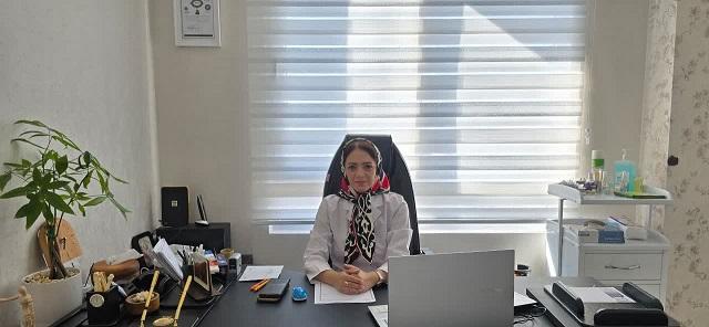 تصویر دکتر سمانه حاتمی